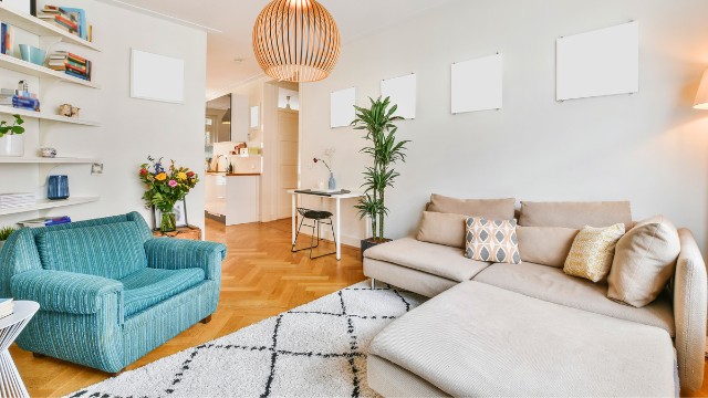 How to Arrange a Rectangular Living Room To Maximizing Space